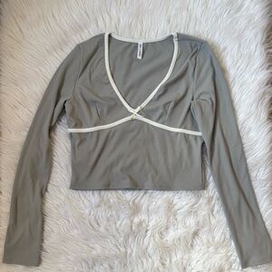 Women's Gray Long Sleeve Top